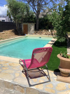 chambres d'hôtes en rez de villa avec piscine